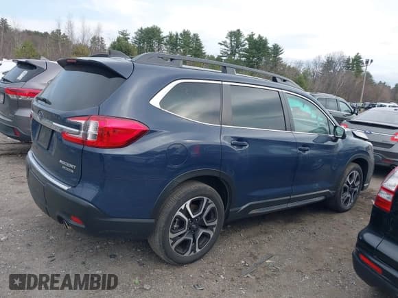✅ 2023 Subaru Ascent Limited • VIN: 4S4WMAUD8P3439825 • Lot: 41962414. Listed on IAAI with 20,262 mi. Free auction sales archive from the USA and detailed vehicle history report at DreamBid. Image 13.