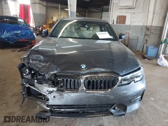 ✅ 2019 BMW 3 Series 330i xDrive • VIN: WBA5R7C5XKFH12284 • Лот: 42519945. Опубликован ранее на IAAI с пробегом 26 831 миль. Бесплатный доступ к архиву аукционных продаж из США и подробный отчёт об истории автомобиля на DreamBid. Изображение 12.
