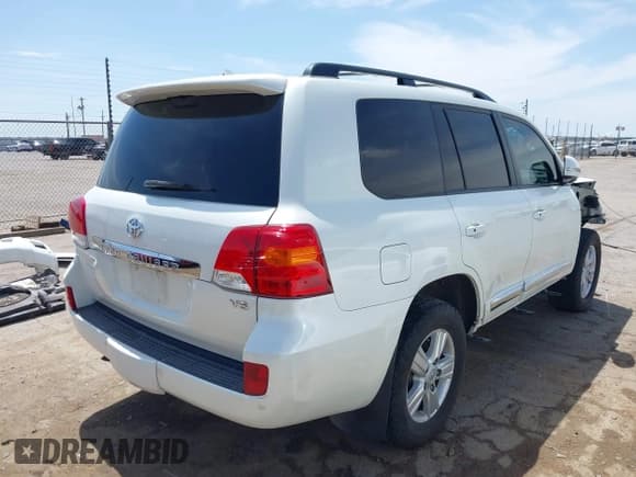 ✅ 2015 Toyota Land Cruiser • VIN: JTMHY7AJ9F4028506 • Lot: 42327712. Listed on IAAI with 122,158 mi. Free auction sales archive from the USA and detailed vehicle history report at DreamBid. Image 4.