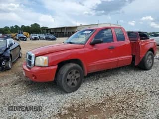 ✅ 2005 Dodge Dakota SLT • VIN: 1D7HE42K35S198472 • Lot: 61373505. Wystawiony na Copart z przebiegiem 180 504 mil. Bezpłatny archiwum sprzedaży aukcyjnych z USA i szczegółowy raport historii pojazdu na DreamBid. Zdjęcie 1.