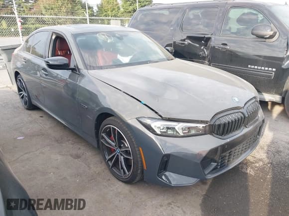 ✅ 2023 BMW 3 Series 330e • VIN: 3MW39FF09P8C97635 • Lot: 43129492. Wystawiony na IAAI z przebiegiem 27 153 mil. Bezpłatny archiwum sprzedaży aukcyjnych z USA i szczegółowy raport historii pojazdu na DreamBid. Zdjęcie 1.