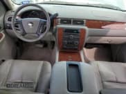 ✅ 2008 Chevrolet Suburban Commercial • VIN: 1GNFC16028R200780 • Lot: 72176334. Wystawiony na Copart z przebiegiem 80 486 mil. Bezpłatny archiwum sprzedaży aukcyjnych z USA i szczegółowy raport historii pojazdu na DreamBid. Zdjęcie 8.