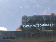 ✅ 2013 Volkswagen Beetle 2.5L • VIN: 3VWJP7AT2DM665614 • Lot: 90881555. Wystawiony na Copart z przebiegiem 113 506 mil. Bezpłatny archiwum sprzedaży aukcyjnych z USA i szczegółowy raport historii pojazdu na DreamBid. Zdjęcie 13.