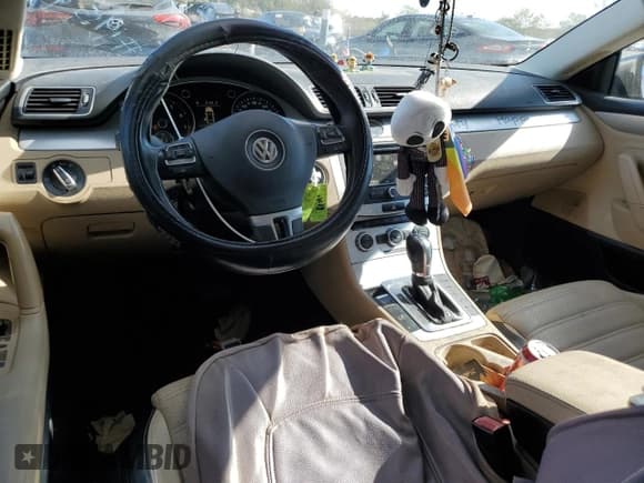 ✅ 2013 Volkswagen CC R-Line • VIN: WVWBP7AN5DE520064 • Lot: 90028535. Listed on Copart with 90,057 mi. Free auction sales archive from the USA and detailed vehicle history report at DreamBid. Image 8.