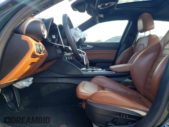 ✅ 2020 Alfa Romeo Giulia Ti • VIN: ZARFANBN7L7630175 • Lot: 75011584. Wystawiony na Copart z przebiegiem Nie podano. Bezpłatny archiwum sprzedaży aukcyjnych z USA i szczegółowy raport historii pojazdu na DreamBid. Zdjęcie 7.