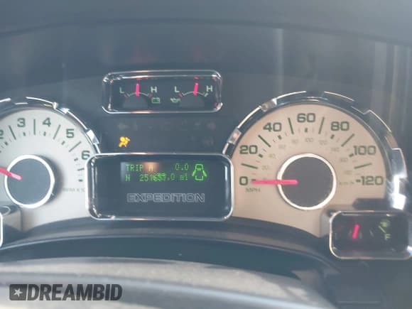 ✅ 2013 Ford Expedition Max Limited • VIN: 1FMJK1K51DEF66234 • Lot: 42514426. Wystawiony na IAAI z przebiegiem 251 655 mil. Bezpłatny archiwum sprzedaży aukcyjnych z USA i szczegółowy raport historii pojazdu na DreamBid. Zdjęcie 15.