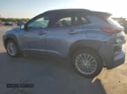 ✅ 2018 Hyundai Kona SEL • VIN: KM8K22AA4JU137499 • Лот: 71777324. Опубликован ранее на Copart с пробегом 101 691 миль. Бесплатный доступ к архиву аукционных продаж из США и подробный отчёт об истории автомобиля на DreamBid. Изображение 2.