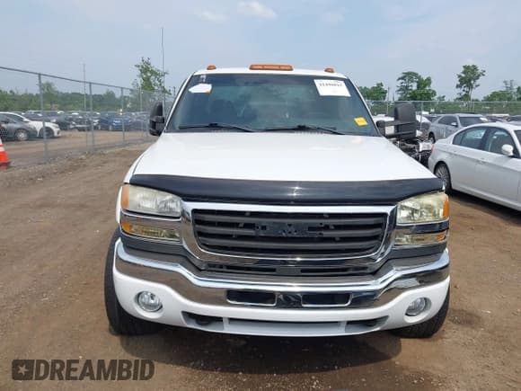 ✅ 2005 GMC Sierra 2500HD SLT • VIN: 1GTHK23255F811576 • Lot: 42496815. Listed on IAAI with 285,652 mi. Free auction sales archive from the USA and detailed vehicle history report at DreamBid. Image 11.