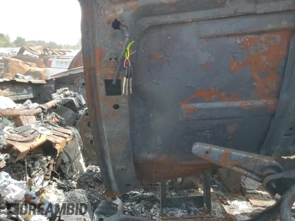 ✅ 2002 Ford Econoline Passenger XL • VIN: 1FMRE11L12HA67939 • Lot: 71419425. Listed on Copart with Not provided. Free auction sales archive from the USA and detailed vehicle history report at DreamBid. Image 7.