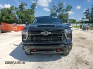 ✅ 2025 Chevrolet Silverado 2500HD LT • VIN: 2GC4KNEY0S1217286 • Лот: 70686445. Опубликован ранее на Copart с пробегом 3 006 миль. Бесплатный доступ к архиву аукционных продаж из США и подробный отчёт об истории автомобиля на DreamBid. Изображение 13.