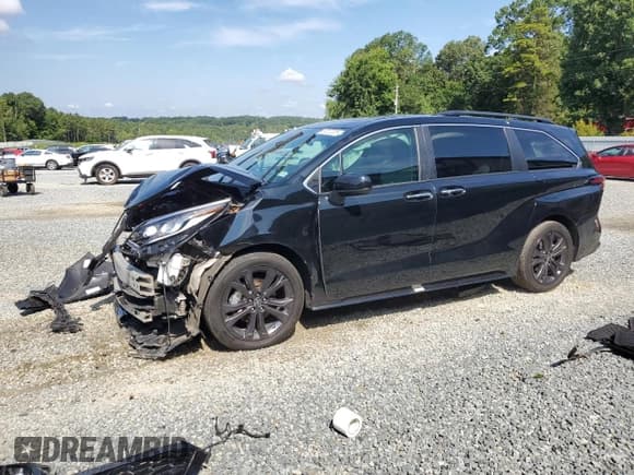 ✅ 2022 Toyota Sienna XSE • VIN: 5TDXRKEC4NS076554 • Lot: 67027225. Wystawiony na Copart z przebiegiem 78 941 mil. Bezpłatny archiwum sprzedaży aukcyjnych z USA i szczegółowy raport historii pojazdu na DreamBid. Zdjęcie 1.