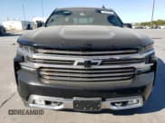 ✅ 2021 Chevrolet Silverado 1500 High Country • VIN: 3GCUYHELXMG427232 • Lot: 72707564. Wystawiony na Copart z przebiegiem Nie podano. Bezpłatny archiwum sprzedaży aukcyjnych z USA i szczegółowy raport historii pojazdu na DreamBid. Zdjęcie 5.