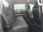 ✅ 2017 Toyota Tundra Platinum • VIN: 5TFAW5F1XHX600172 • Lot: 81999115. Wystawiony na Copart z przebiegiem 305 701 mil. Bezpłatny archiwum sprzedaży aukcyjnych z USA i szczegółowy raport historii pojazdu na DreamBid. Zdjęcie 10.