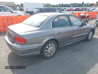 ✅ 2004 Hyundai Sonata GLS • VIN: KMHWF35H84A010991 • Lot: 42459128. Listed on IAAI with 223,133 mi. Free auction sales archive from the USA and detailed vehicle history report at DreamBid. Image 4.