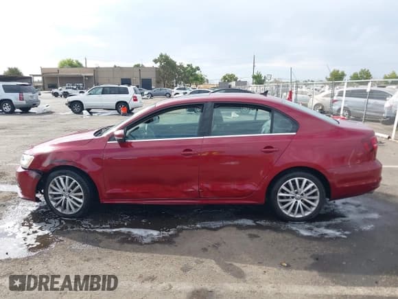✅ 2016 Volkswagen Jetta SEL • VIN: 3VWL17AJ2GM206290 • Lot: 43291436. Listed on IAAI with 121,956 mi. Free auction sales archive from the USA and detailed vehicle history report at DreamBid. Image 14.