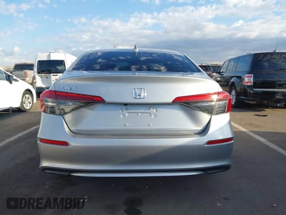 ✅ 2023 Honda Civic LX • VIN: 2HGFE2F28PH548982 • Lot: 43316557. Wystawiony na IAAI z przebiegiem 54 555 mil. Bezpłatny archiwum sprzedaży aukcyjnych z USA i szczegółowy raport historii pojazdu na DreamBid. Zdjęcie 16.