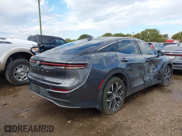 ✅ 2023 Toyota Crown Limited • VIN: JTDAAAAF2P3004036 • Lot: 43544438. Listed on IAAI with 16,937 mi. Free auction sales archive from the USA and detailed vehicle history report at DreamBid. Image 4.