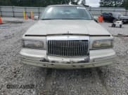 ✅ 1997 Lincoln Town Car Executive • VIN: 1LNLM81W1VY745069 • Lot: 67618525. Wystawiony na Copart z przebiegiem 140 207 mil. Bezpłatny archiwum sprzedaży aukcyjnych z USA i szczegółowy raport historii pojazdu na DreamBid. Zdjęcie 5.