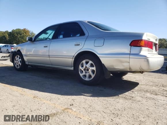 ✅ 2000 Toyota Camry LE • VIN: JT2BG22K2Y0503970 • Lot: 87296025. Wystawiony na Copart z przebiegiem 151 644 mil. Bezpłatny archiwum sprzedaży aukcyjnych z USA i szczegółowy raport historii pojazdu na DreamBid. Zdjęcie 2.