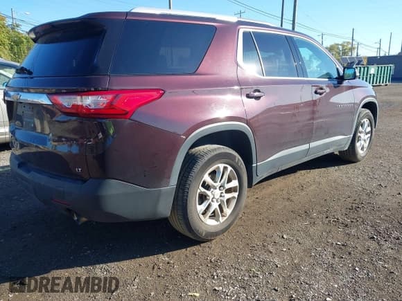 ✅ 2018 Chevrolet Traverse LT Cloth • VIN: 1GNERGKW9JJ147930 • Lot: 43468427. Wystawiony na IAAI z przebiegiem 107 643 mil. Bezpłatny archiwum sprzedaży aukcyjnych z USA i szczegółowy raport historii pojazdu na DreamBid. Zdjęcie 4.