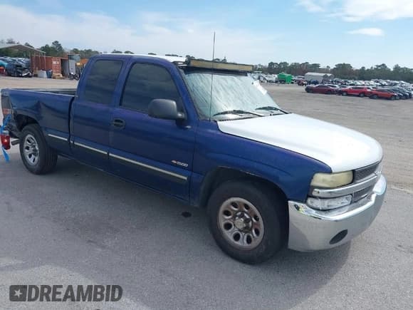 ✅ 2000 Chevrolet Silverado 1500 • VIN: 2GCEC19W3Y1137511 • Лот: 41449575. Опубликован ранее на IAAI с пробегом 309 743 миль. Бесплатный доступ к архиву аукционных продаж из США и подробный отчёт об истории автомобиля на DreamBid. Изображение 1.