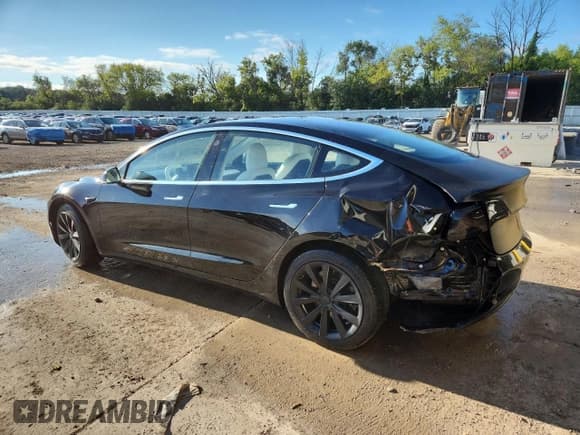 ✅ 2018 Tesla Model 3 Long Range Battery • VIN: 5YJ3E1EB1JF099266 • Lot: 69037565. Wystawiony na Copart z przebiegiem 86 759 mil. Bezpłatny archiwum sprzedaży aukcyjnych z USA i szczegółowy raport historii pojazdu na DreamBid. Zdjęcie 2.