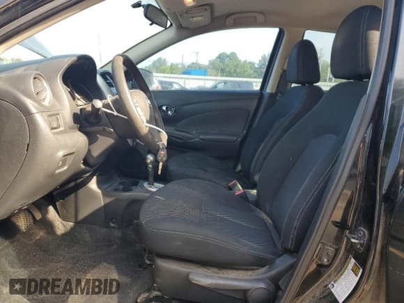 ✅ 2015 Nissan Versa SV • VIN: 3N1CN7AP9FL835550 • Lot: 63333935. Wystawiony na Copart z przebiegiem 179 573 mil. Bezpłatny archiwum sprzedaży aukcyjnych z USA i szczegółowy raport historii pojazdu na DreamBid. Zdjęcie 7.