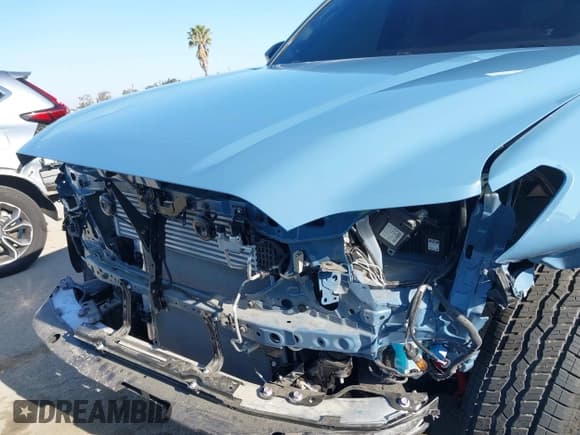 ✅ 2025 Toyota 4Runner SR5 • VIN: JTEVA5BR6S5008228 • Lot: 42299583. Wystawiony na IAAI z przebiegiem 1 227 mil. Bezpłatny archiwum sprzedaży aukcyjnych z USA i szczegółowy raport historii pojazdu na DreamBid. Zdjęcie 6.