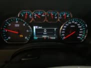 ✅ 2015 Chevrolet Suburban LT • VIN: 1GNSKJKC6FR610982 • Lot: 79065914. Wystawiony na Copart z przebiegiem 165 861 mil. Bezpłatny archiwum sprzedaży aukcyjnych z USA i szczegółowy raport historii pojazdu na DreamBid. Zdjęcie 9.