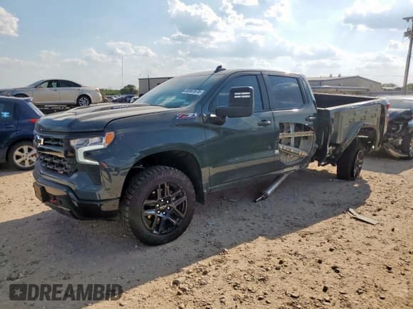 ✅ 2025 Chevrolet Silverado 1500 LT Trail Boss • VIN: 3GCUKFE85SG336657 • Lot: 84893195. Wystawiony na Copart z przebiegiem 4 990 mil. Bezpłatny archiwum sprzedaży aukcyjnych z USA i szczegółowy raport historii pojazdu na DreamBid. Zdjęcie 1.