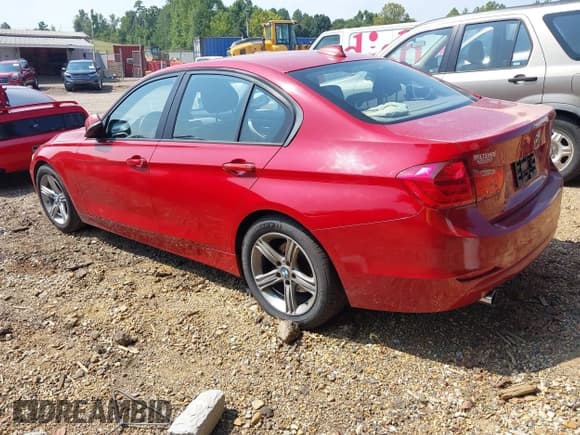 ✅ 2014 BMW 3 Series 320i • VIN: WBA3B1C51EPV79158 • Lot: 43011559. Listed on IAAI with 154,197 mi. Free auction sales archive from the USA and detailed vehicle history report at DreamBid. Image 3.