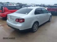 ✅ 2010 Volkswagen Jetta Limited Edition • VIN: 3VWRX7AJ4AM129874 • Lot: 42539737. Listed on IAAI with 197,259 mi. Free auction sales archive from the USA and detailed vehicle history report at DreamBid. Image 4.