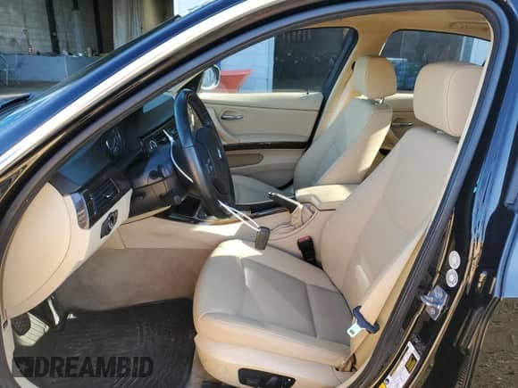 2011 BMW 3 Series 335i xDrive с VIN WBAPL5C54BA982586, выставлен на аукционе Copart как лот 85827335 с пробегом 58 864 миль миль и Списание • Salvage title. История ставок и продаж доступна на DreamBid. Изображение 7.