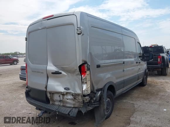 ✅ 2017 Ford Transit • VIN: 1FTYR2CM4HKB56450 • Лот: 43041651. Опубликован ранее на IAAI с пробегом 160 111 миль. Бесплатный доступ к архиву аукционных продаж из США и подробный отчёт об истории автомобиля на DreamBid. Изображение 6.