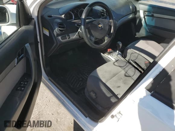 ✅ 2009 Chevrolet Aveo 1LT • VIN: KL1TD66E39B611396 • Lot: 46158445. Wystawiony na Copart z przebiegiem 109 677 mil. Bezpłatny archiwum sprzedaży aukcyjnych z USA i szczegółowy raport historii pojazdu na DreamBid. Zdjęcie 8.