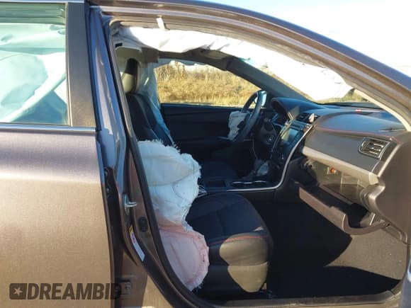 ✅ 2017 Toyota Camry SE • VIN: 4T1BF1FK1HU422395 • Lot: 43665792. Listed on IAAI with 61,306 mi. Free auction sales archive from the USA and detailed vehicle history report at DreamBid. Image 5.