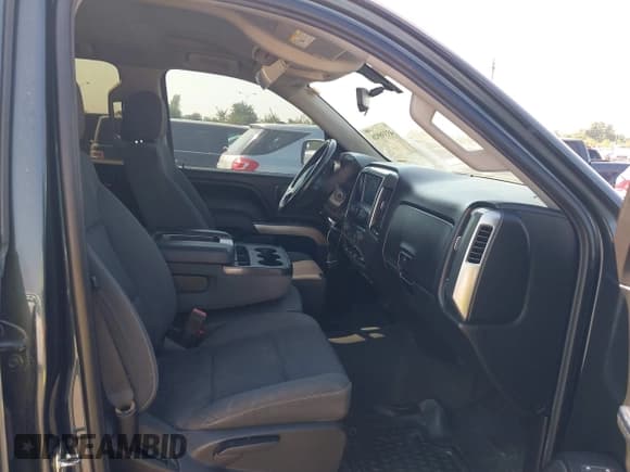 ✅ 2019 Chevrolet Silverado 1500 LT • VIN: 2GCRCPEC2K1114499 • Lot: 43338926. Wystawiony na IAAI z przebiegiem 126 728 mil. Bezpłatny archiwum sprzedaży aukcyjnych z USA i szczegółowy raport historii pojazdu na DreamBid. Zdjęcie 5.