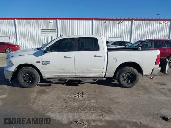 ✅ 2020 Ram 1500 SLT • VIN: 3C6RR7LT3LG156925 • Lot: 41661623. Listed on IAAI with 179,717 mi. Free auction sales archive from the USA and detailed vehicle history report at DreamBid. Image 13.