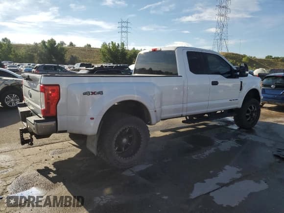 ✅ 2017 Ford F-350 XLT • VIN: 1FT8X3DT6HEF36468 • Lot: 69122314. Wystawiony na Copart z przebiegiem Nie podano. Bezpłatny archiwum sprzedaży aukcyjnych z USA i szczegółowy raport historii pojazdu na DreamBid. Zdjęcie 3.