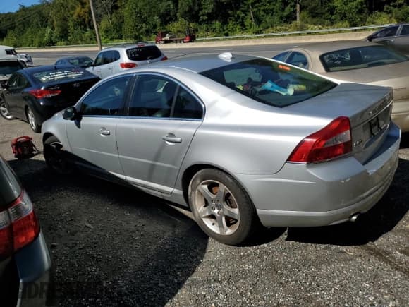 ✅ 2009 Volvo S80 I6 Turbo • VIN: YV1AH992091090967 • Лот: 71677565. Опубликован ранее на Copart с пробегом 192 272 миль. Бесплатный доступ к архиву аукционных продаж из США и подробный отчёт об истории автомобиля на DreamBid. Изображение 2.