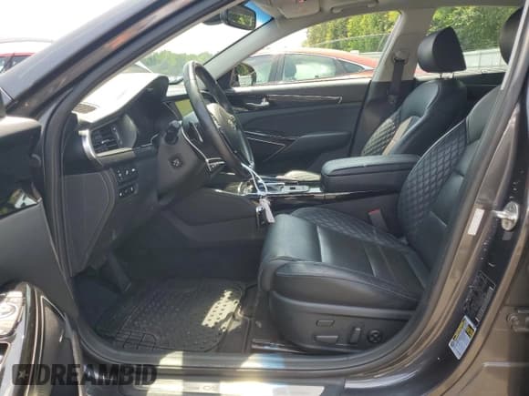 ✅ 2018 Kia Cadenza Technology • VIN: KNALC4J16J5097404 • Lot: 61438015. Listed on Copart with 81,570 mi. Free auction sales archive from the USA and detailed vehicle history report at DreamBid. Image 7.