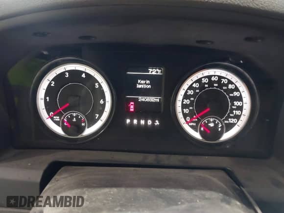 2015 Ram 1500 Express z VIN 1C6RR7FT9FS708212, wystawiony jako IAAI lot #42161725 z przebiegiem 240 892 mil mil oraz . Historia ofert i sprzedaży dostępna na DreamBid. Obrazek 7.