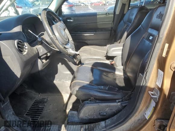 ✅ 2011 Jeep Patriot Latitude X • VIN: 1J4NF4GBXBD165241 • Lot: 46811435. Listed on Copart with 197,802 mi. Free auction sales archive from the USA and detailed vehicle history report at DreamBid. Image 7.