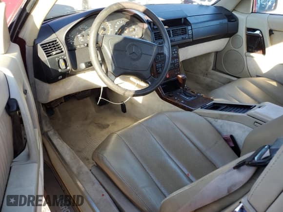 ✅ 1995 Mercedes-Benz SL 5.0L • VIN: WDBFA67E6SF118922 • Lot: 85929605. Wystawiony na Copart z przebiegiem Nie podano. Bezpłatny archiwum sprzedaży aukcyjnych z USA i szczegółowy raport historii pojazdu na DreamBid. Zdjęcie 8.