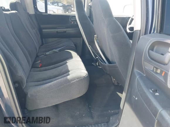 ✅ 2004 Dodge Dakota Sport • VIN: 1D7HL38N64S565249 • Lot: 43610102. Wystawiony na IAAI z przebiegiem 163 708 mil. Bezpłatny archiwum sprzedaży aukcyjnych z USA i szczegółowy raport historii pojazdu na DreamBid. Zdjęcie 8.