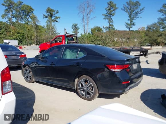 ✅ 2023 Nissan Sentra SR • VIN: 3N1AB8DV7PY269201 • Lot: 43425145. Wystawiony na IAAI z przebiegiem 27 702 mil. Bezpłatny archiwum sprzedaży aukcyjnych z USA i szczegółowy raport historii pojazdu na DreamBid. Zdjęcie 14.