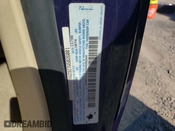 ✅ 1999 Volkswagen Beetle • VIN: 3VWBC21C2XM425244 • Lot: 48707155. Wystawiony na Copart z przebiegiem 134 456 mil. Bezpłatny archiwum sprzedaży aukcyjnych z USA i szczegółowy raport historii pojazdu na DreamBid. Zdjęcie 12.