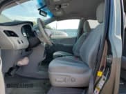 ✅ 2012 Toyota Sienna LE AAS • VIN: 5TDKK3DC4CS204939 • Lot: 71807755. Wystawiony na Copart z przebiegiem 154 469 mil. Bezpłatny archiwum sprzedaży aukcyjnych z USA i szczegółowy raport historii pojazdu na DreamBid. Zdjęcie 7.