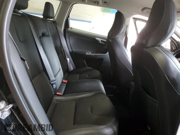 ✅ 2015 Volvo XC60 T5 Drive-E • VIN: YV440MDJ8F2716201 • Lot: 47703065. Wystawiony na Copart z przebiegiem 135 254 mil. Bezpłatny archiwum sprzedaży aukcyjnych z USA i szczegółowy raport historii pojazdu na DreamBid. Zdjęcie 11.