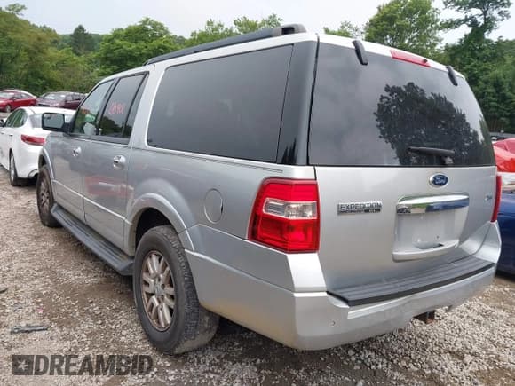 ✅ 2013 Ford Expedition Max XLT • VIN: 1FMJK1J58DEF01091 • Лот: 42674050. Опубликован ранее на IAAI с пробегом 220 402 миль. Бесплатный доступ к архиву аукционных продаж из США и подробный отчёт об истории автомобиля на DreamBid. Изображение 3.